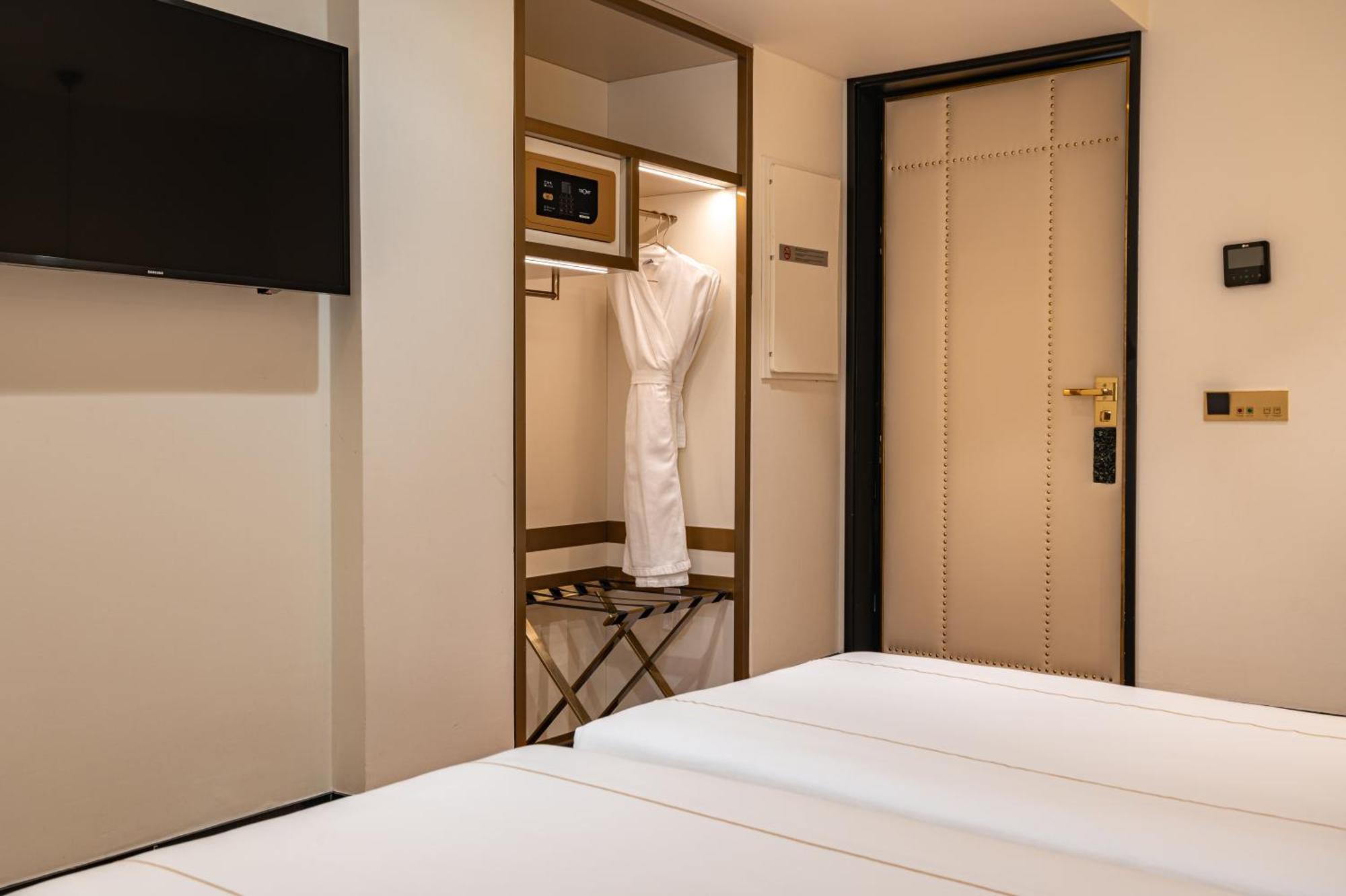 Hotel Madalena By The Beautique 4*